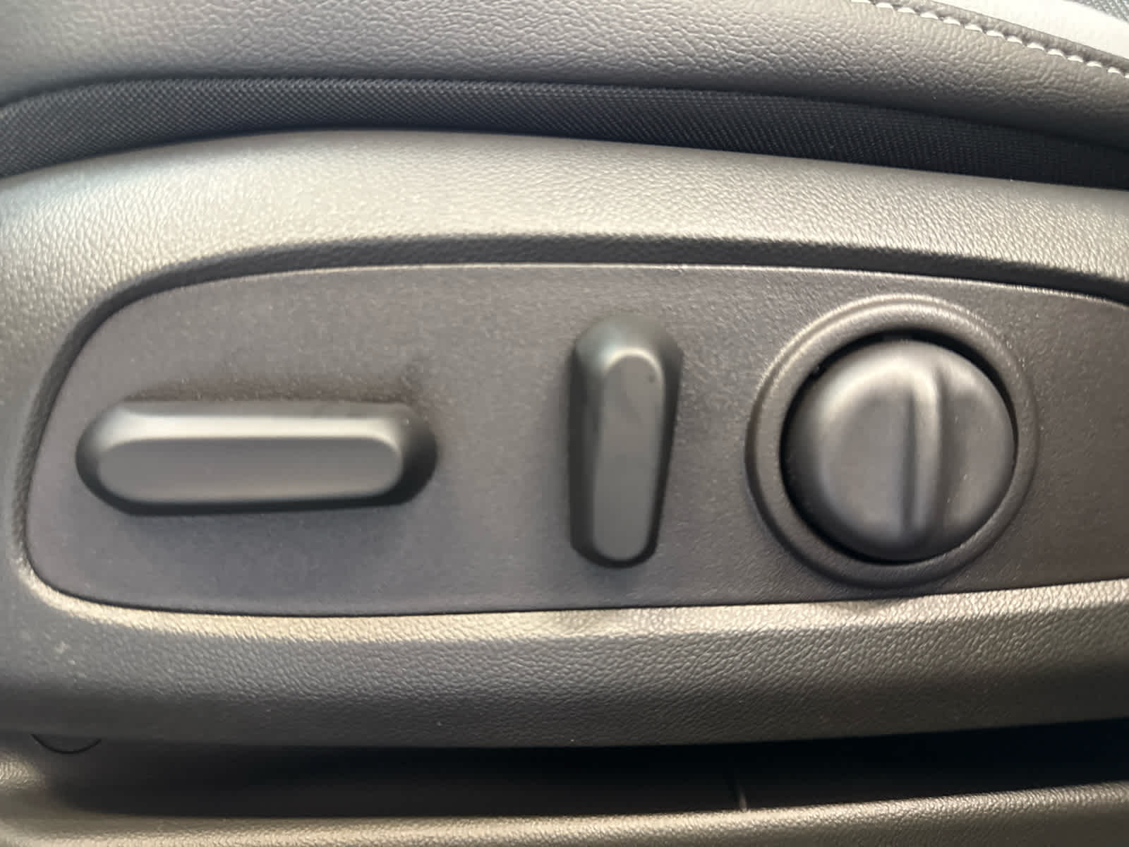 Vehicle image 26 of 44