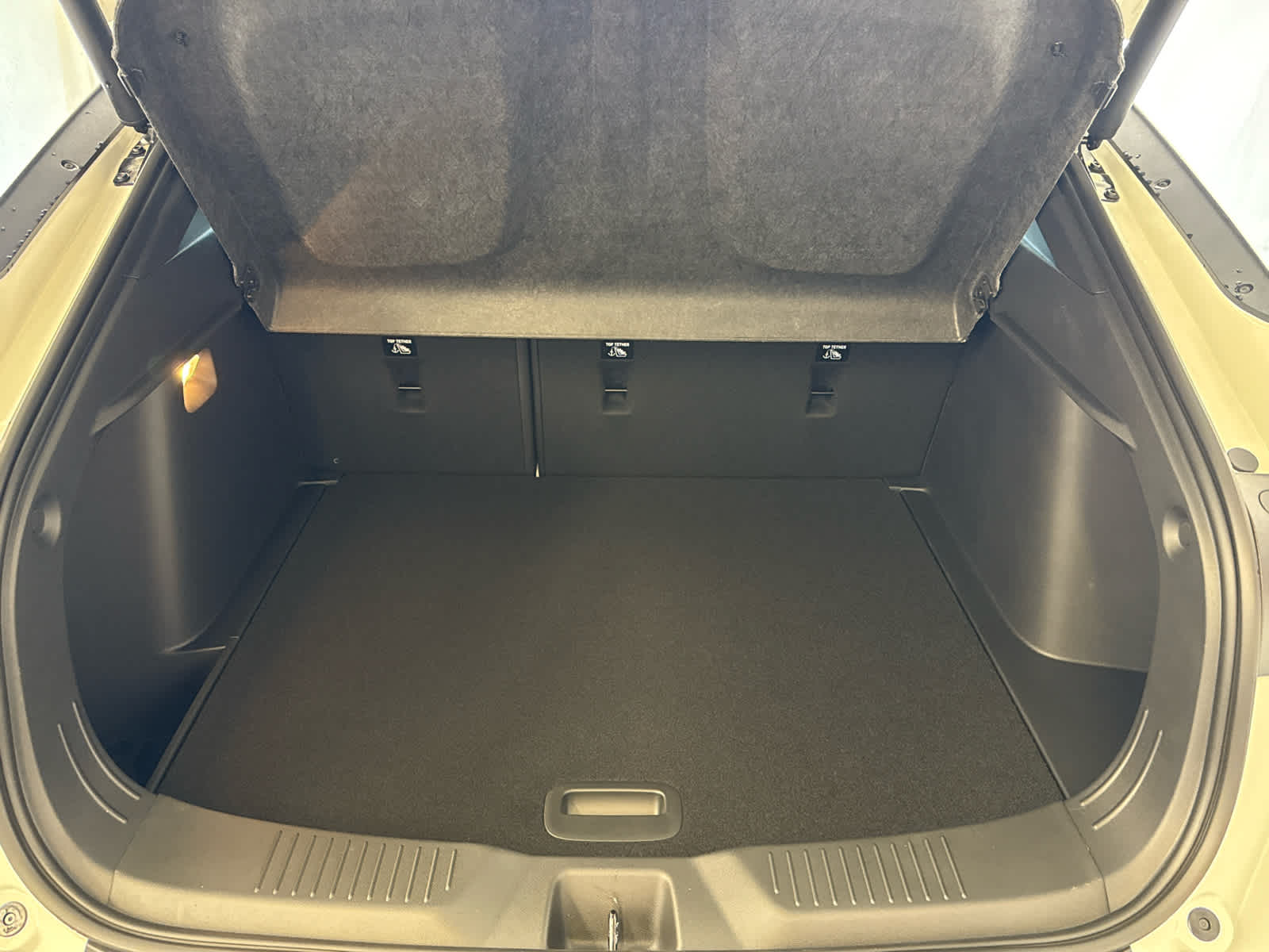 Vehicle image 7 of 44