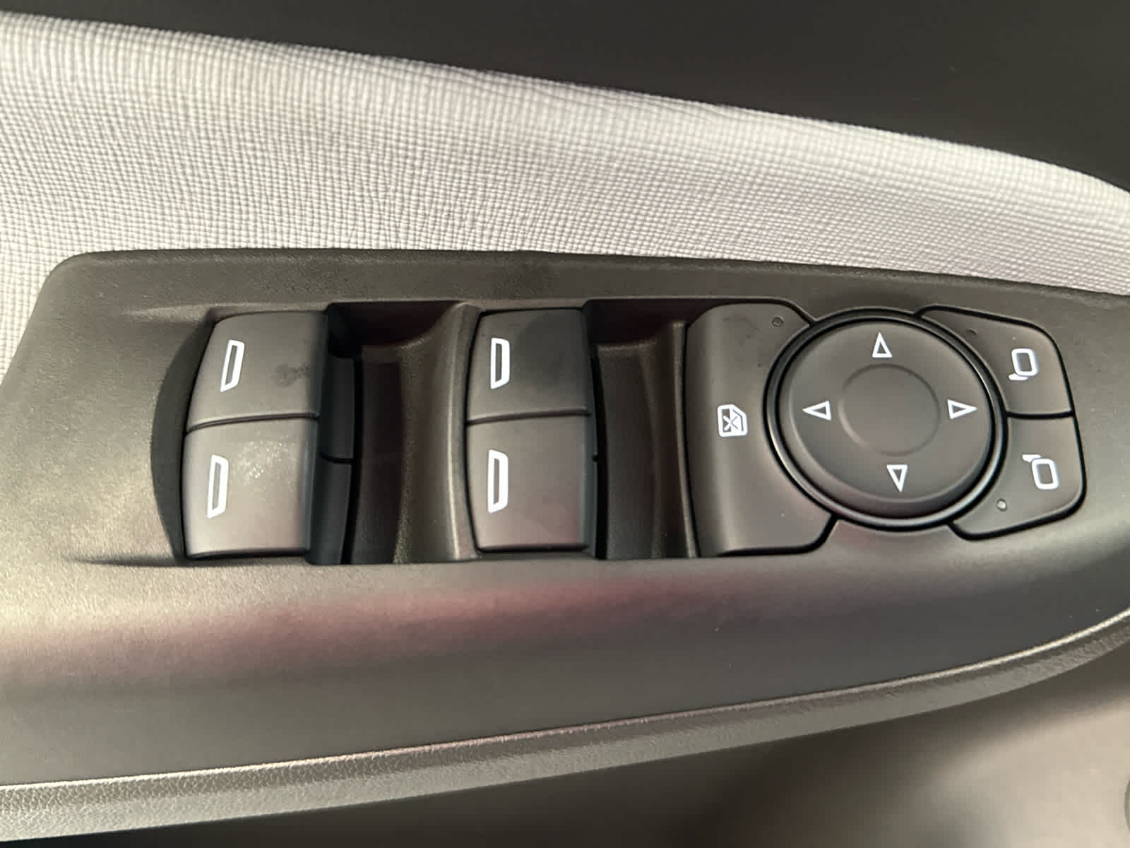 Vehicle image 31 of 44