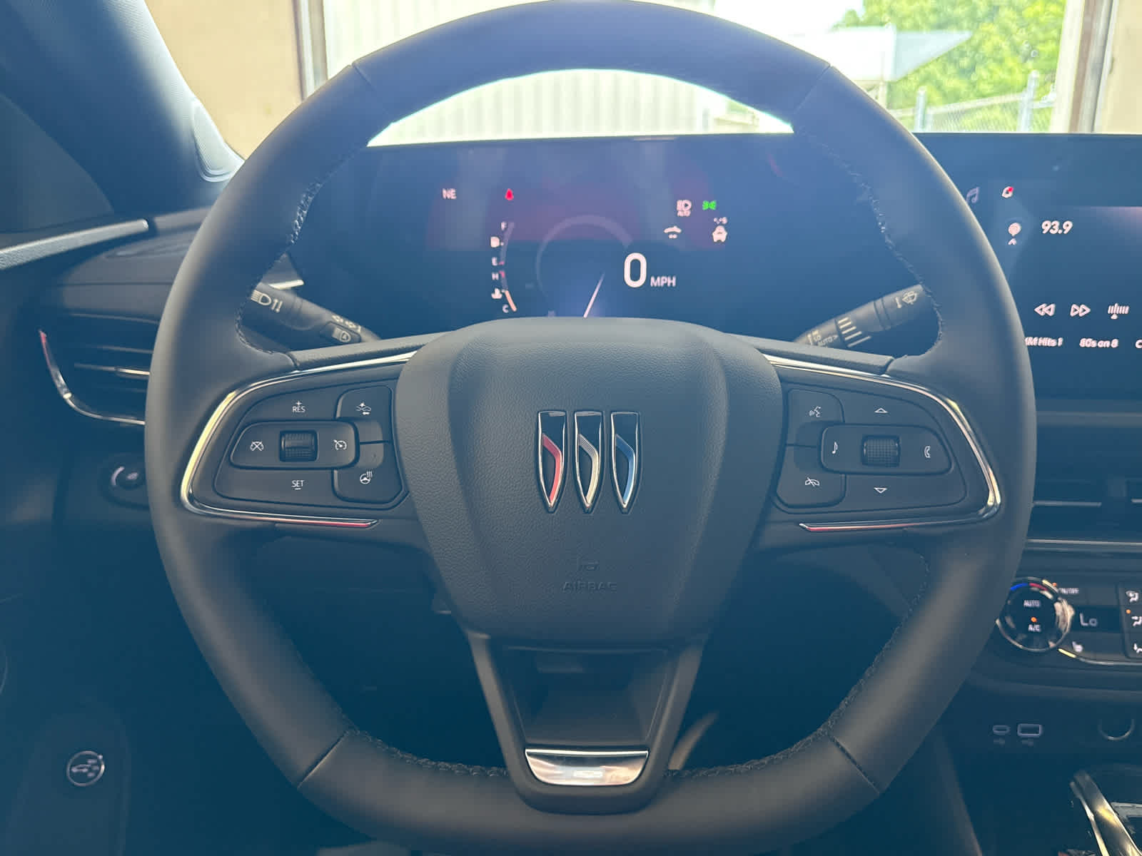 Vehicle image 17 of 44