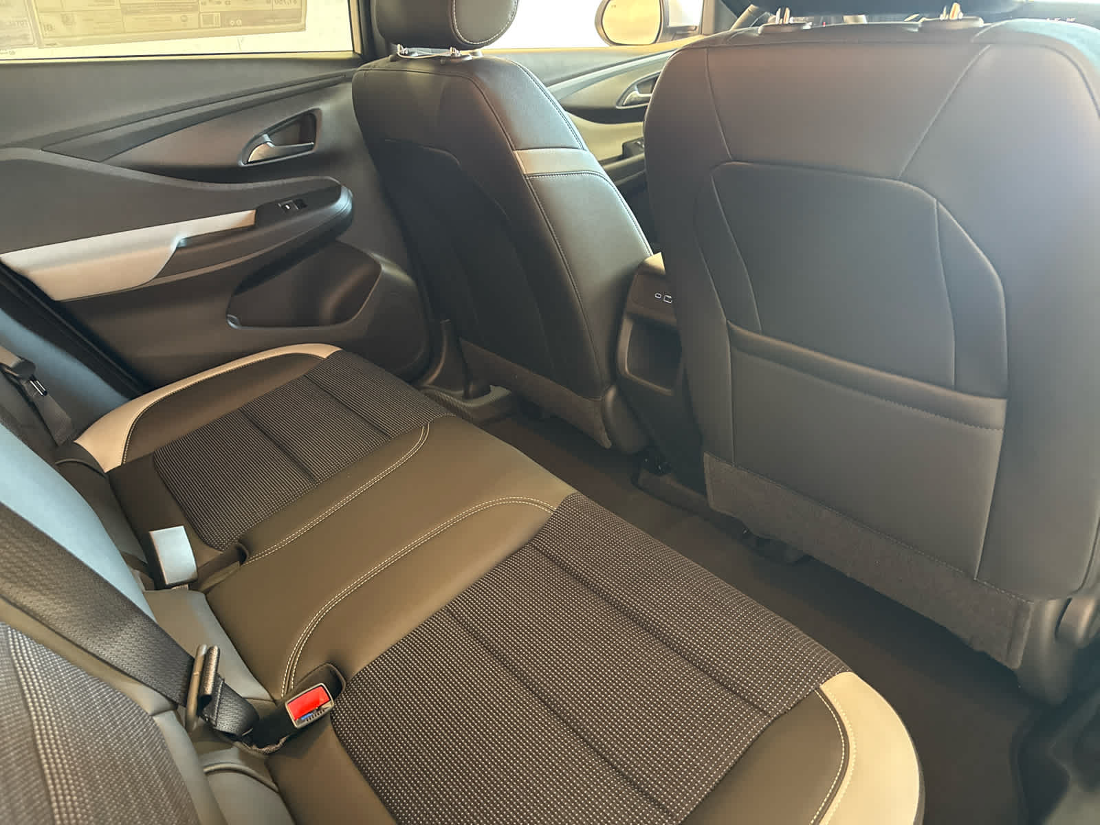 Vehicle image 9 of 44