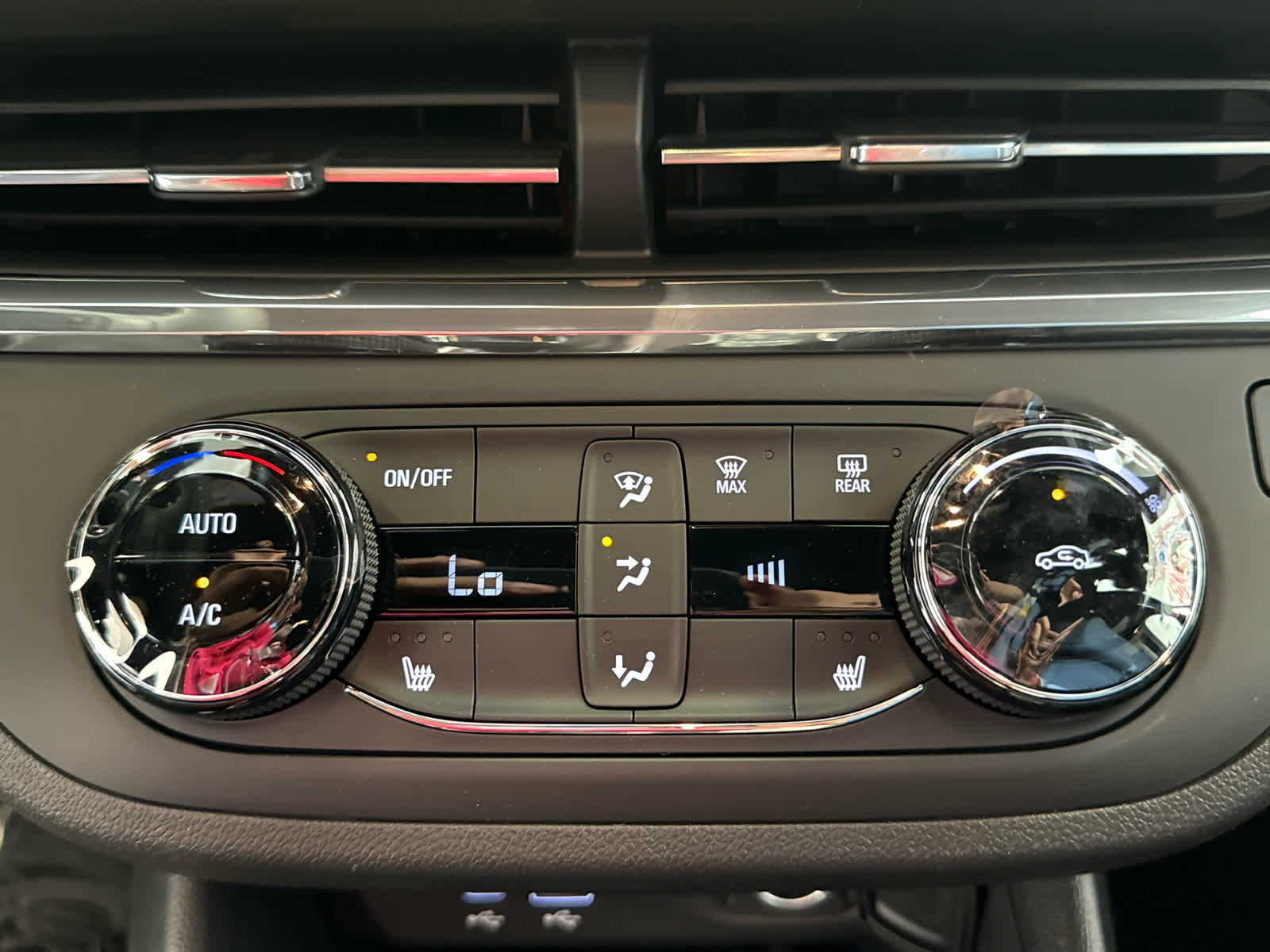 Vehicle image 39 of 44