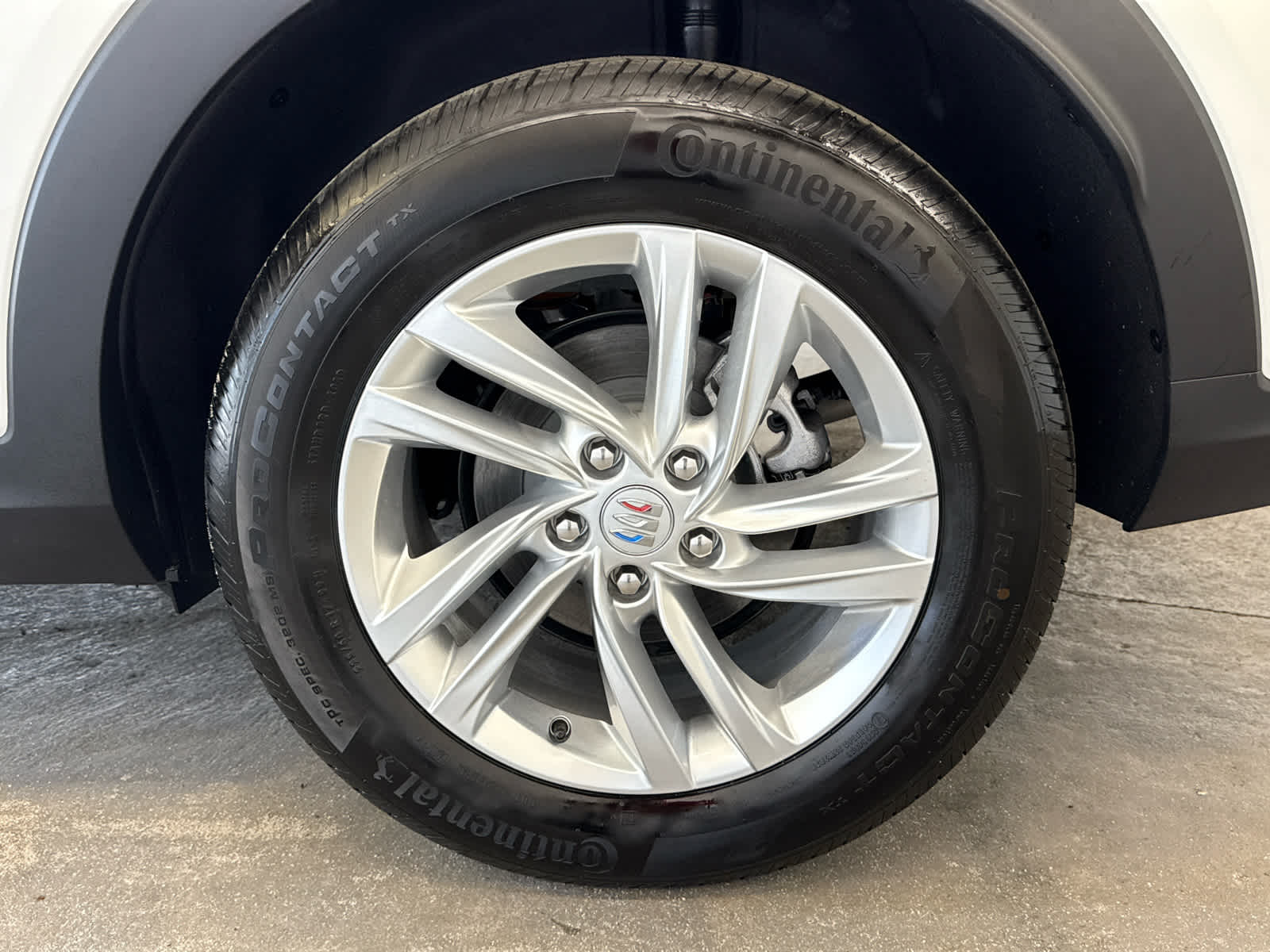 Vehicle image 6 of 44
