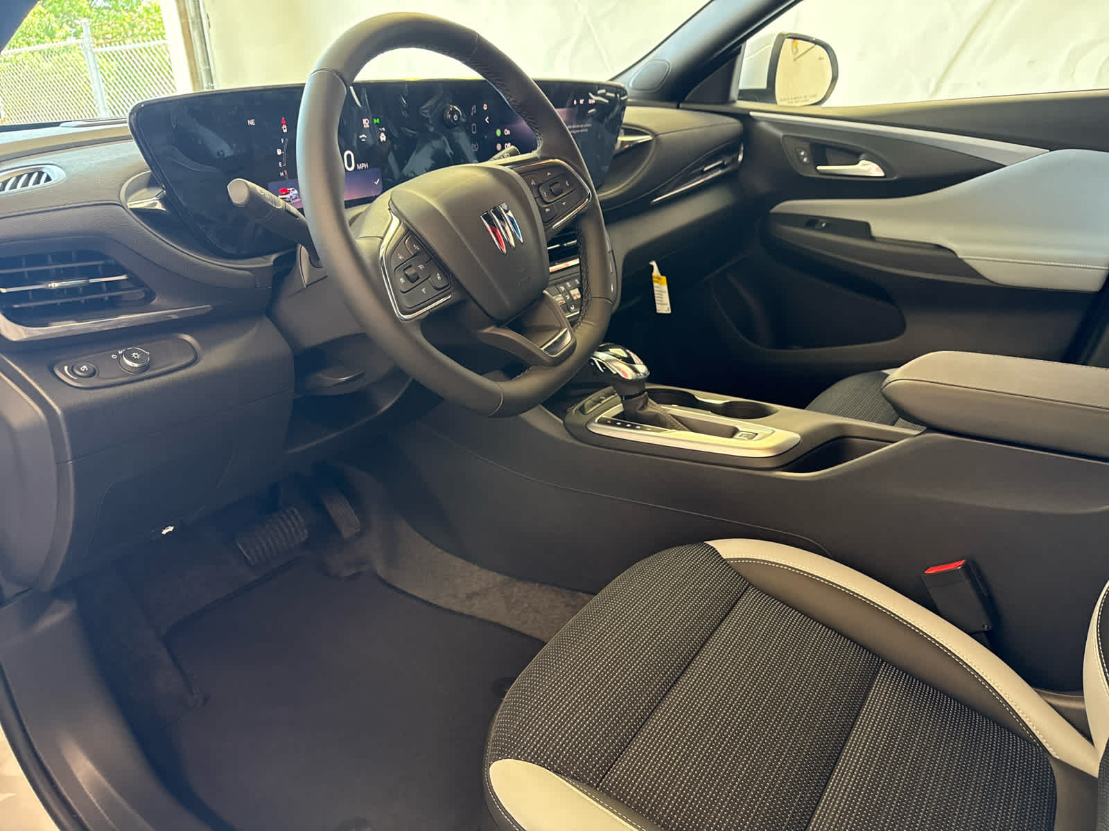 Vehicle image 15 of 44