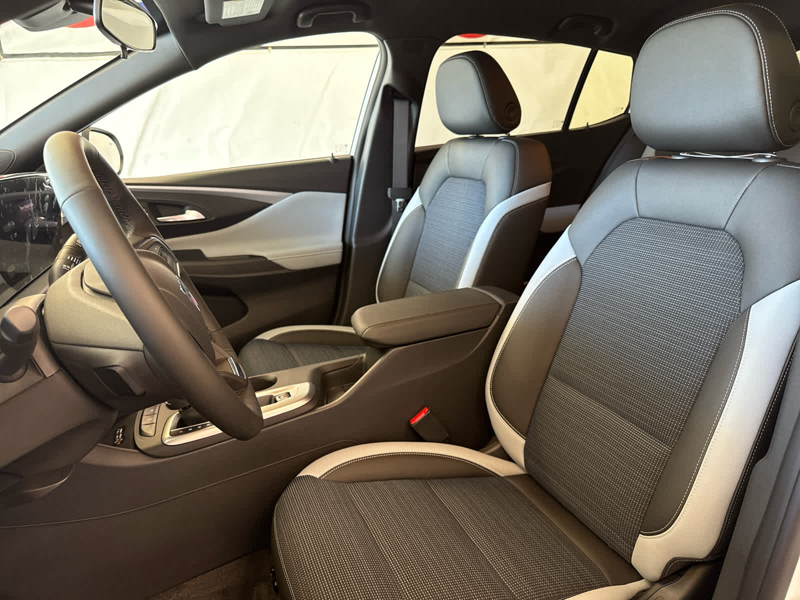 Vehicle image 11 of 44