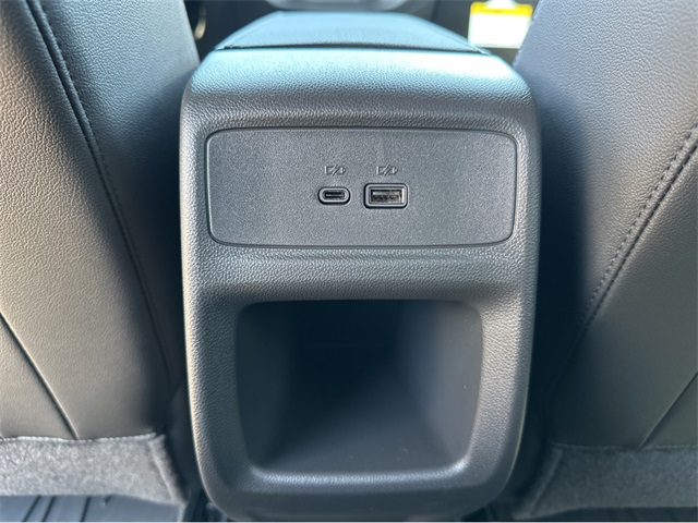 Vehicle image 29 of 36