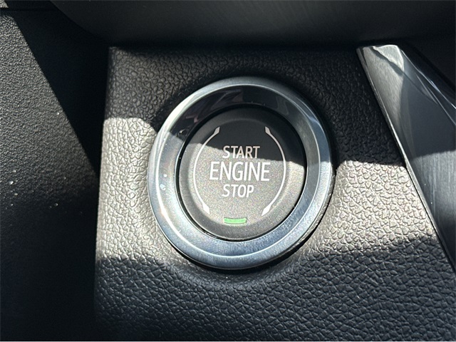 Vehicle image 27 of 36