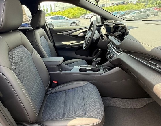 2025 Buick Envista Preferred Image 16 of 35