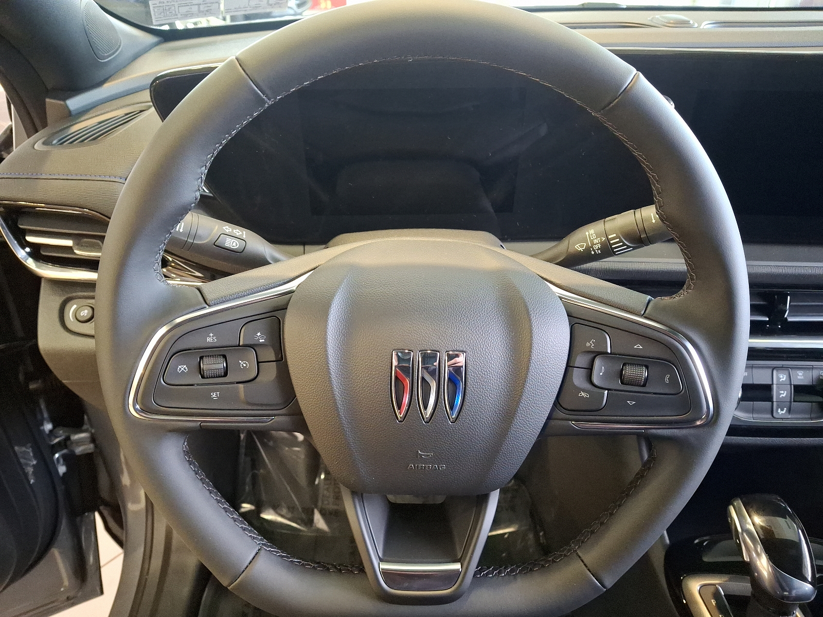 Vehicle image 14 of 23