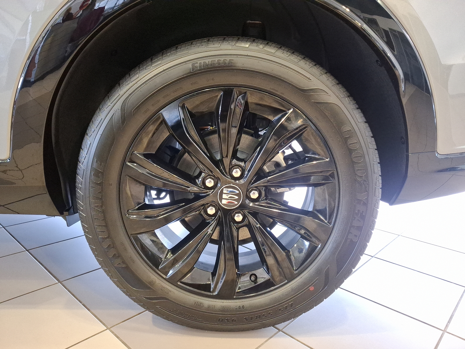 Vehicle image 8 of 23