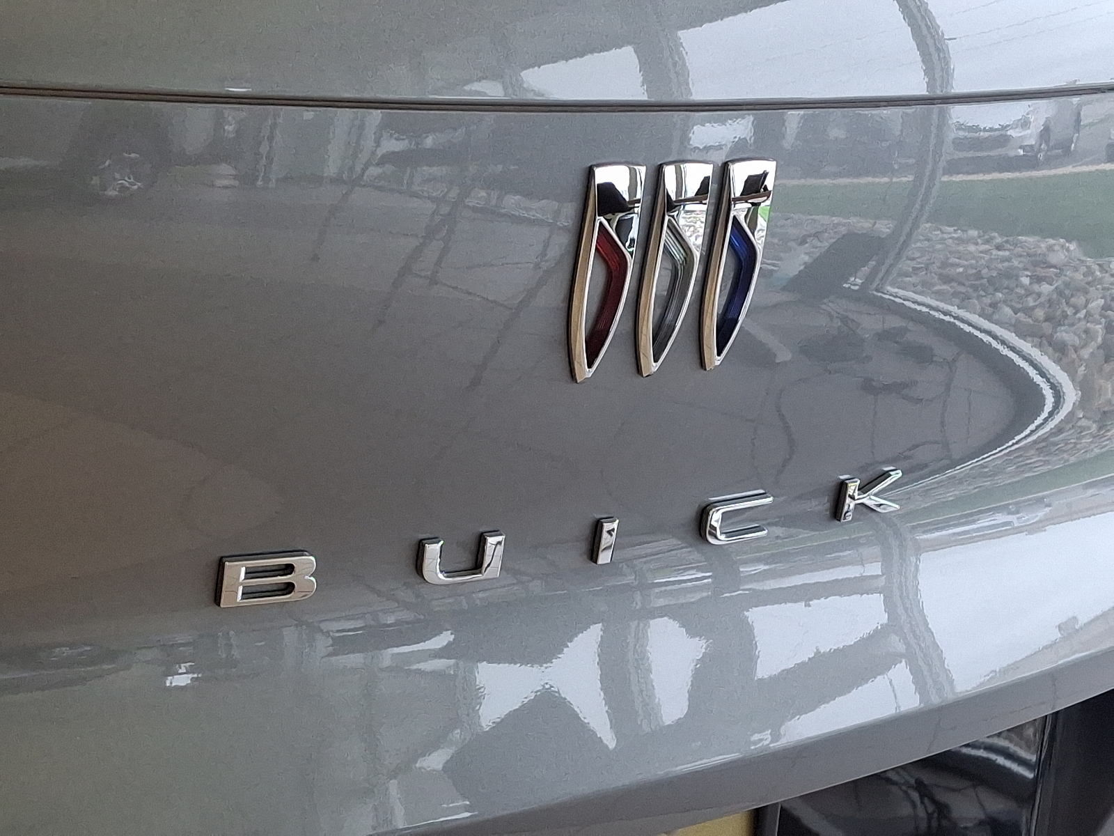 Vehicle image 21 of 23