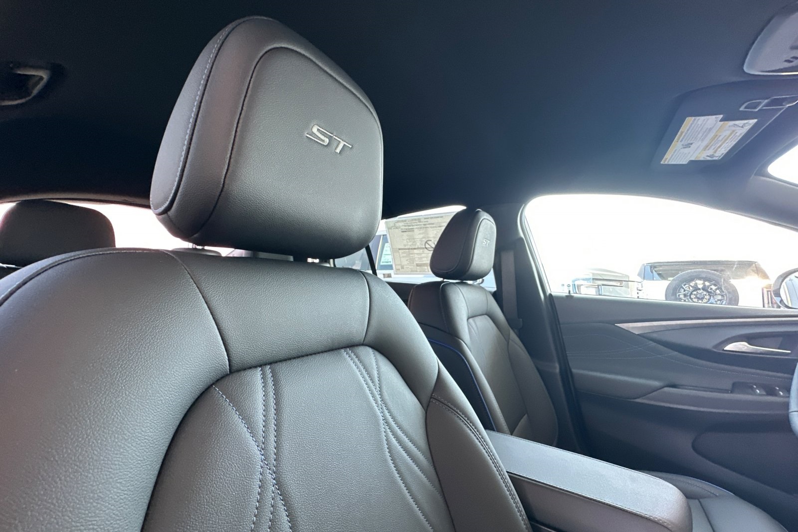 Vehicle image 15 of 31