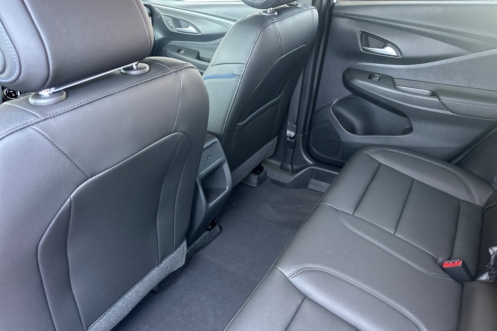 Vehicle image 10 of 31