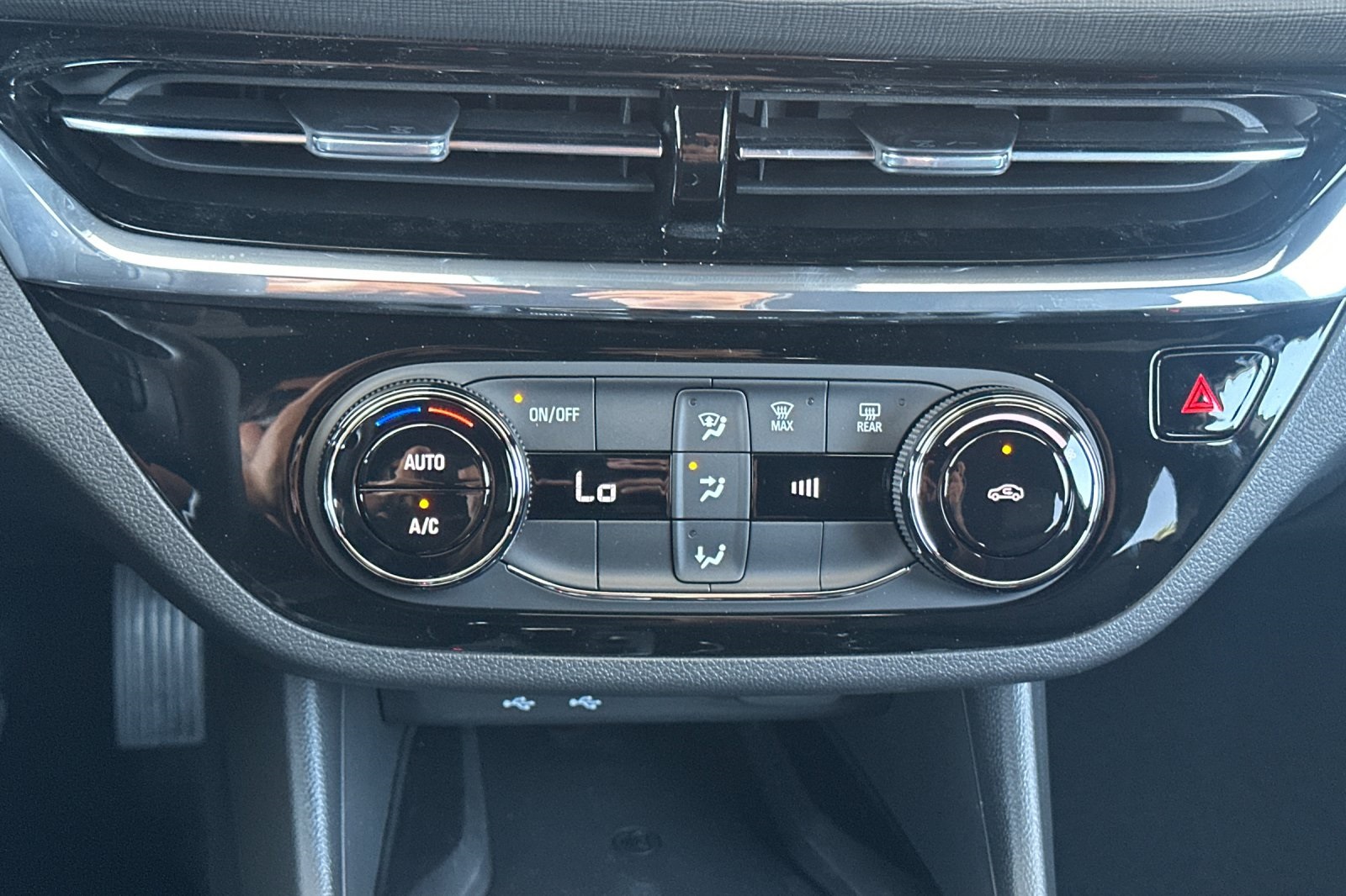 Vehicle image 18 of 31