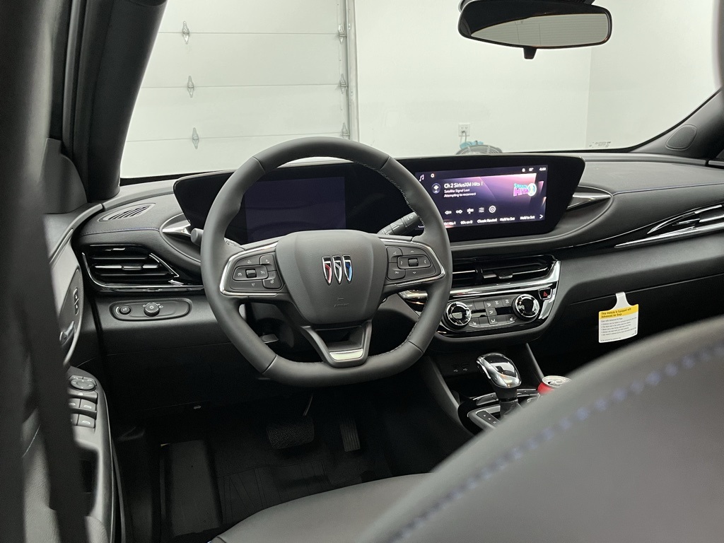 Vehicle image 17 of 33