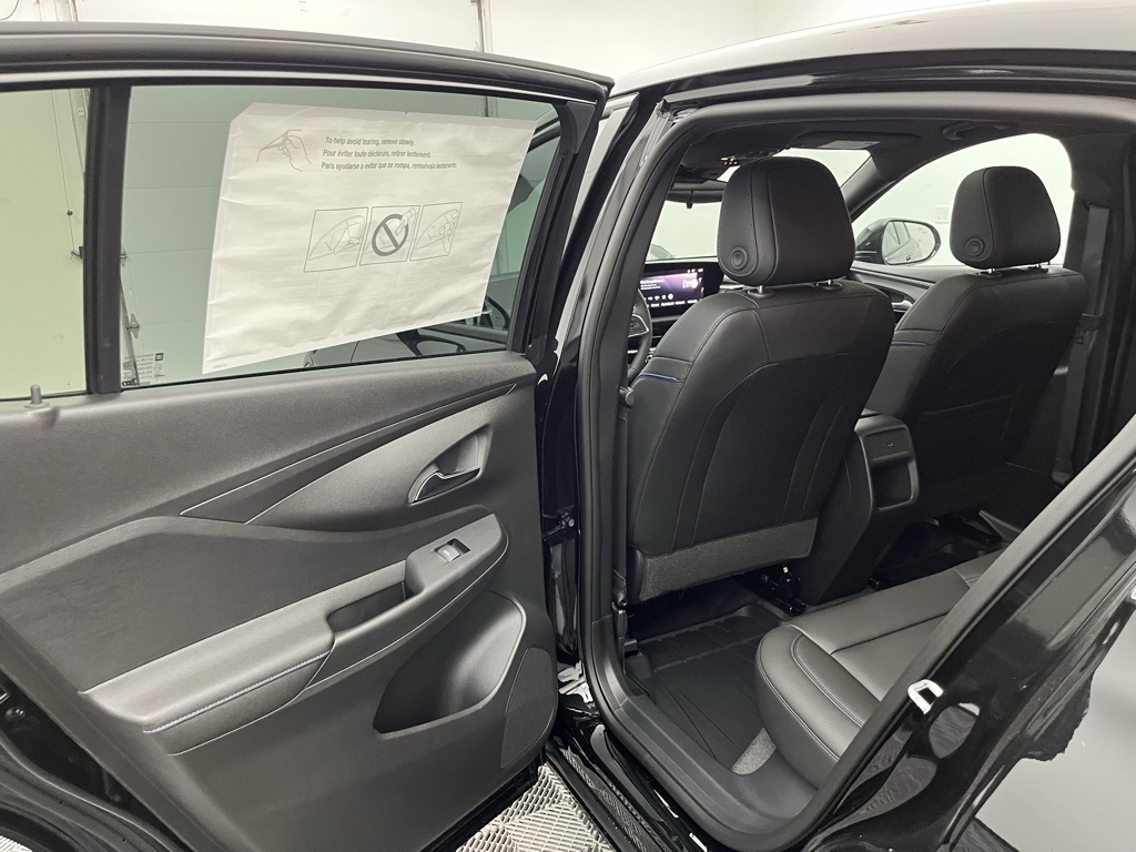 Vehicle image 15 of 33