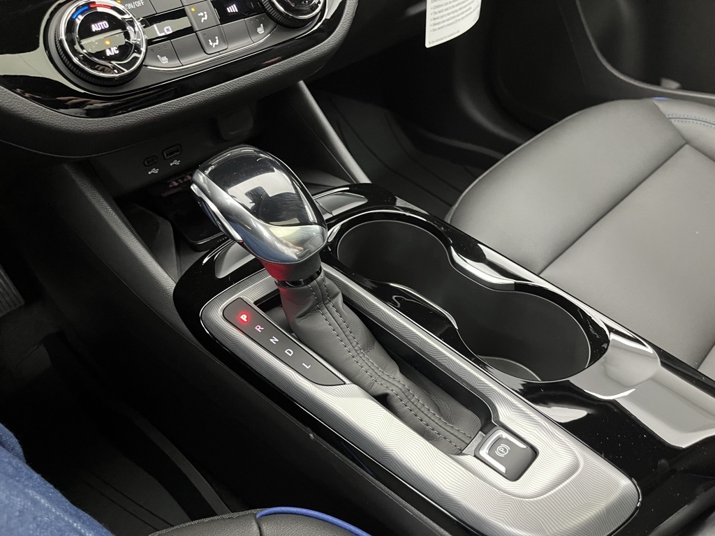 Vehicle image 23 of 33