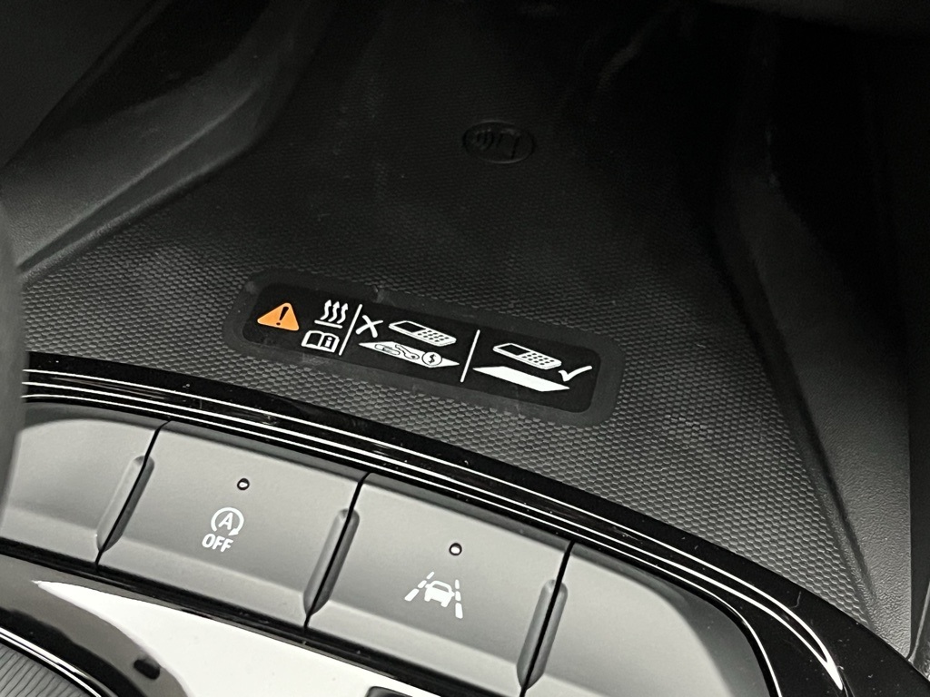 Vehicle image 28 of 33