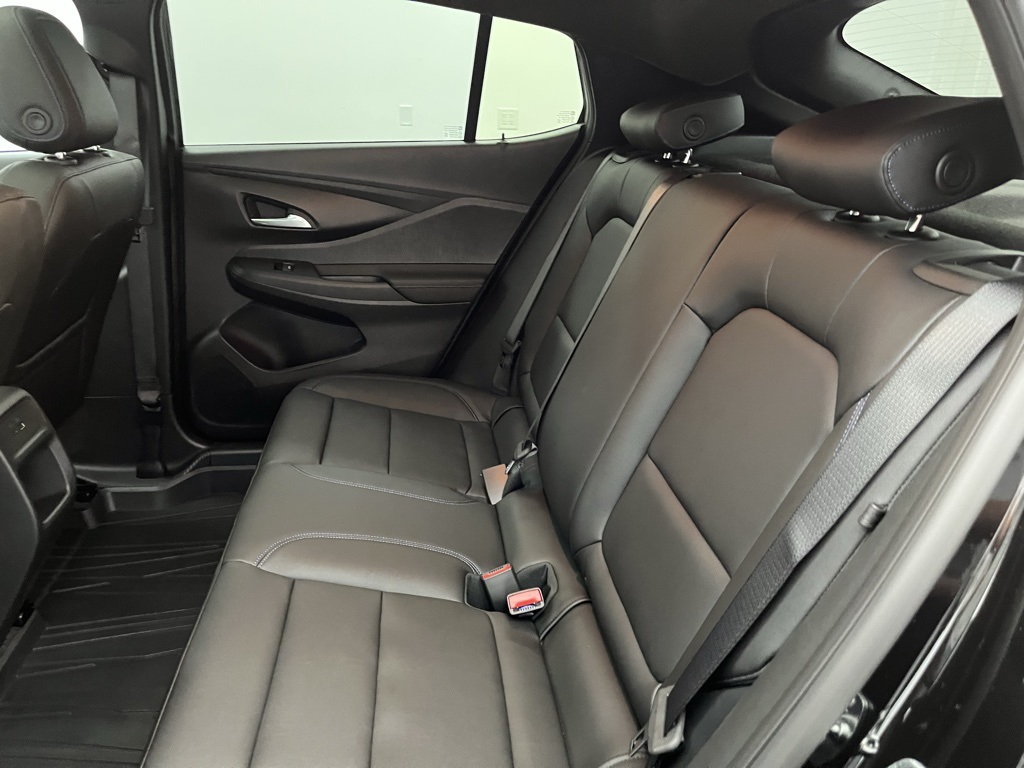 Vehicle image 10 of 33