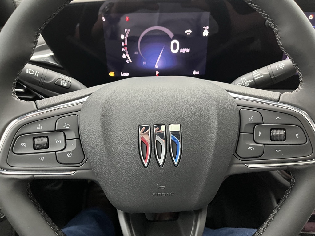 Vehicle image 31 of 33