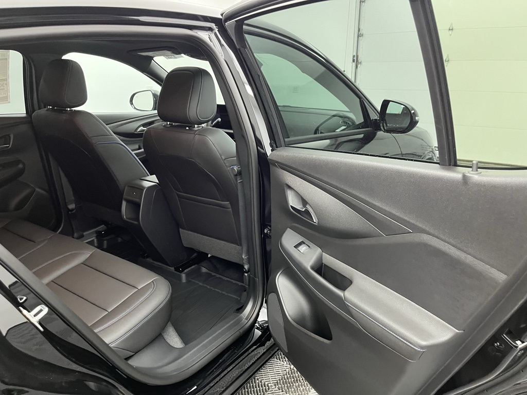 Vehicle image 14 of 33