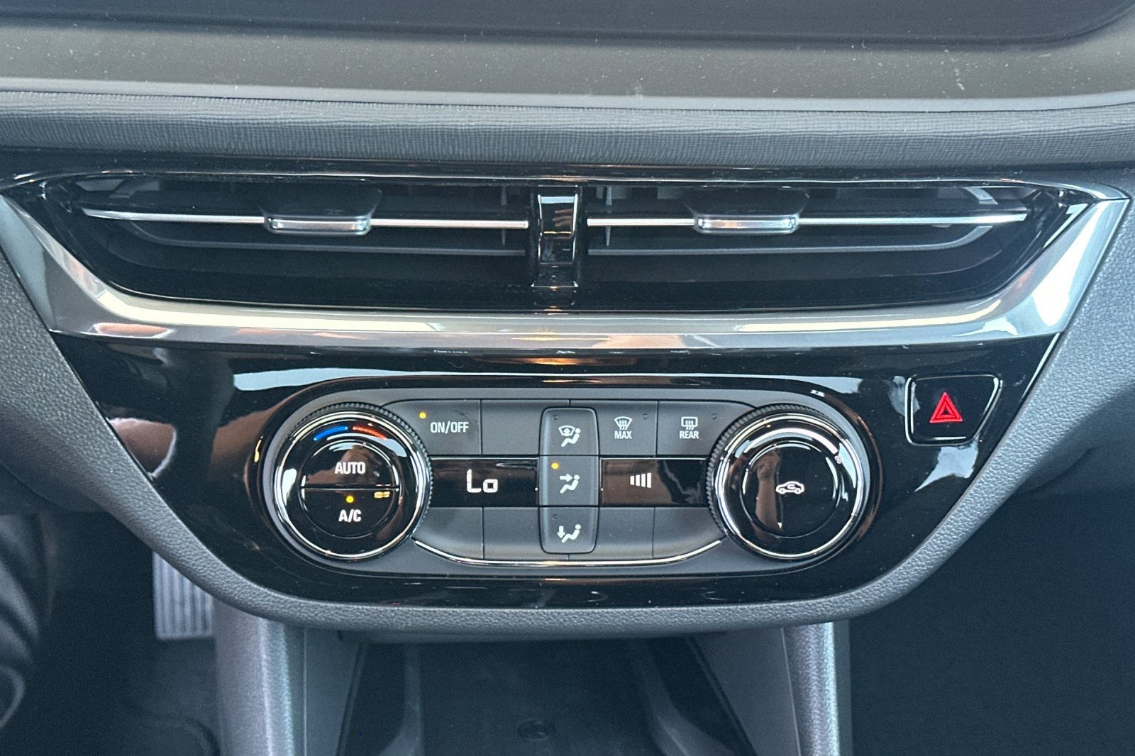 Vehicle image 17 of 30