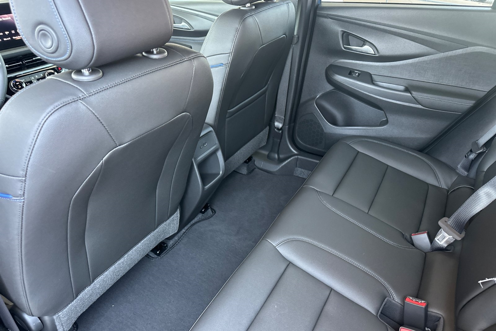 Vehicle image 9 of 30