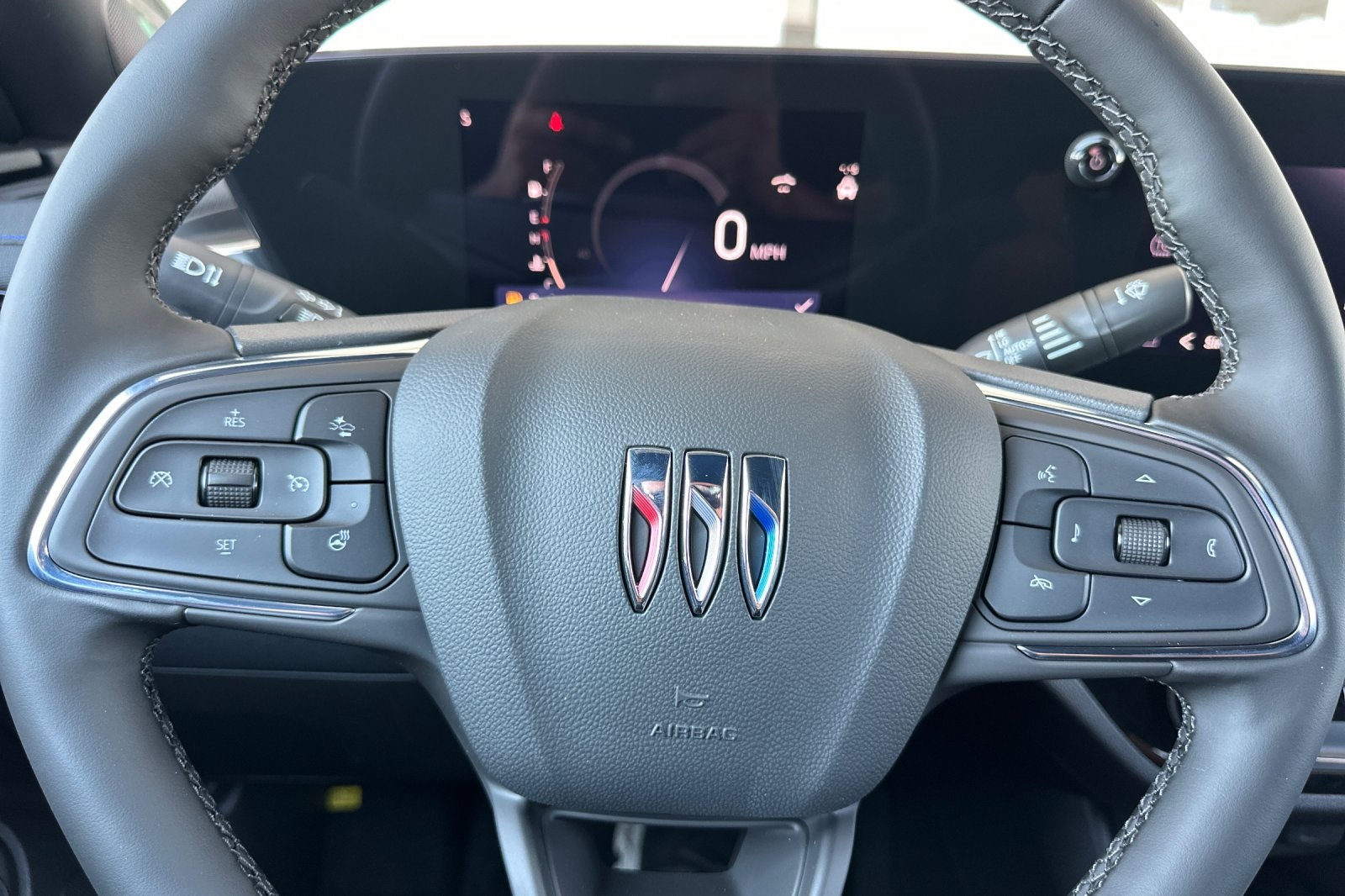 Vehicle image 15 of 32