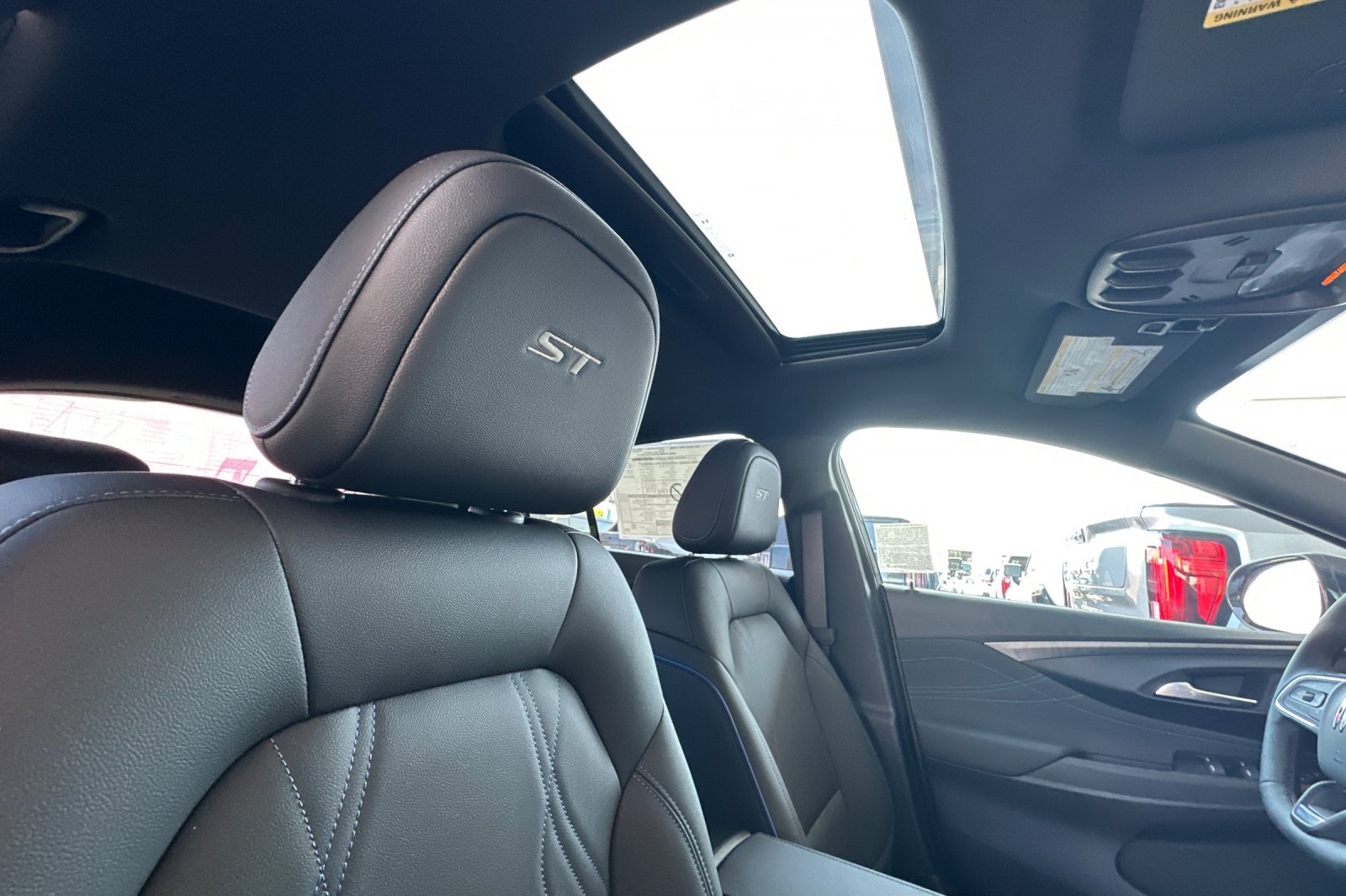 Vehicle image 9 of 32