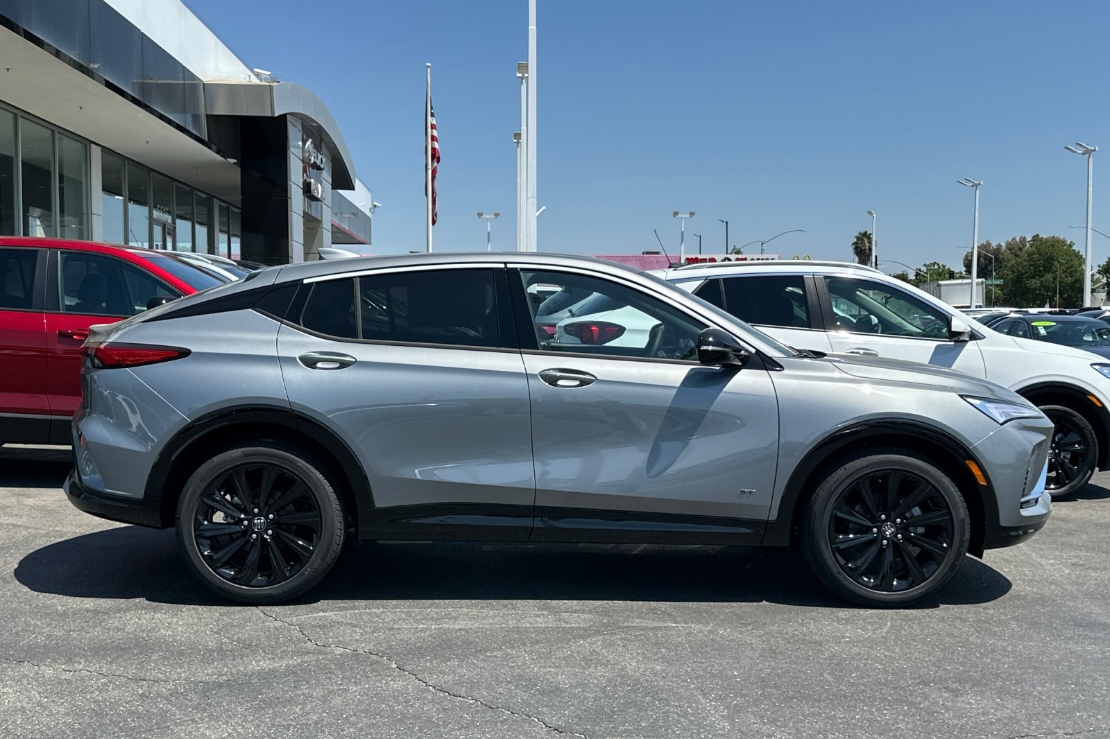Vehicle image 4 of 32