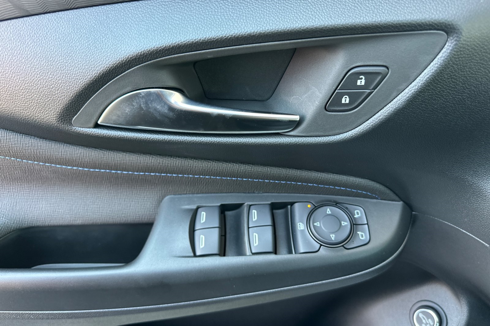Vehicle image 20 of 32