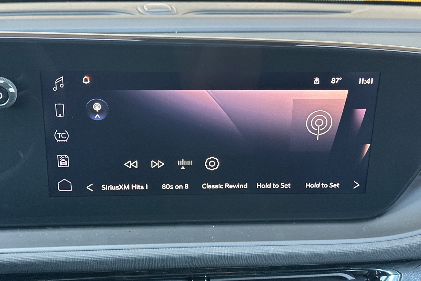 Vehicle image 17 of 32