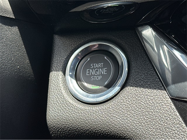 Vehicle image 25 of 36