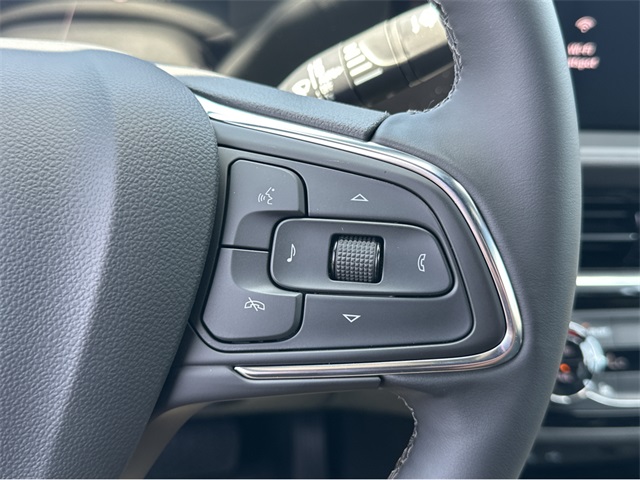 Vehicle image 34 of 36