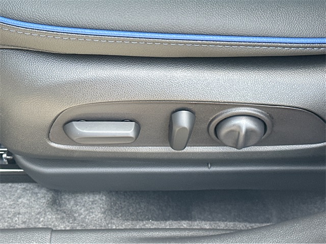 Vehicle image 30 of 36