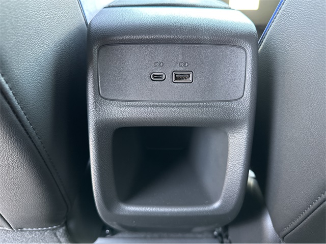 Vehicle image 35 of 36