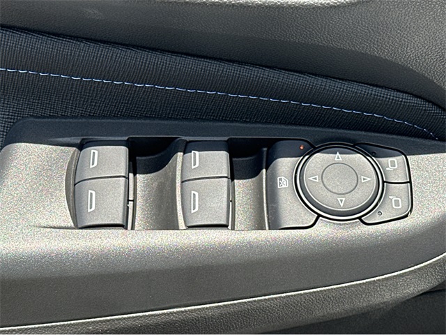Vehicle image 27 of 36