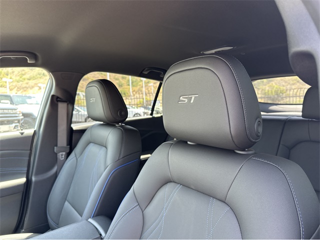 Vehicle image 11 of 36