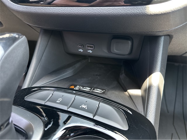 Vehicle image 21 of 36