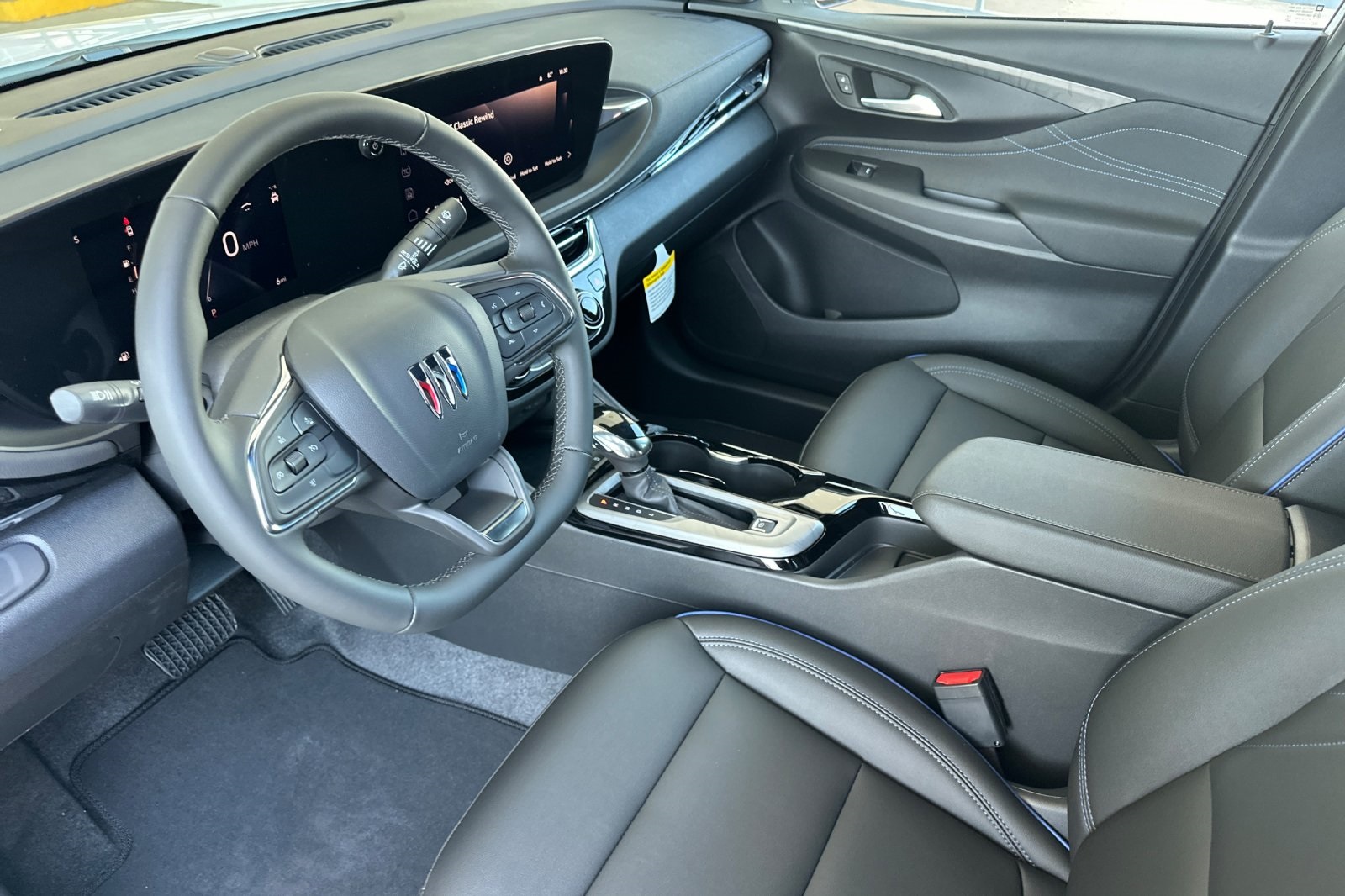 2025 Buick Envista Sport Touring Image 12 of 32