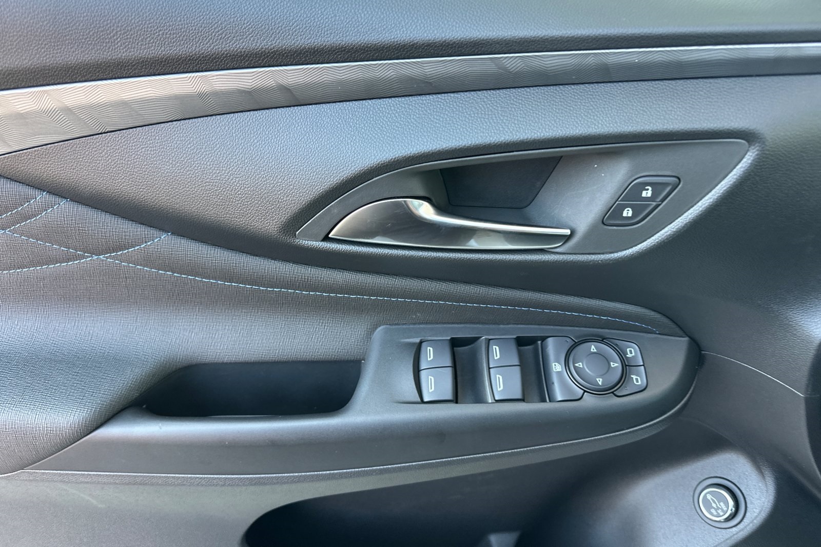 2025 Buick Envista Sport Touring Image 21 of 32