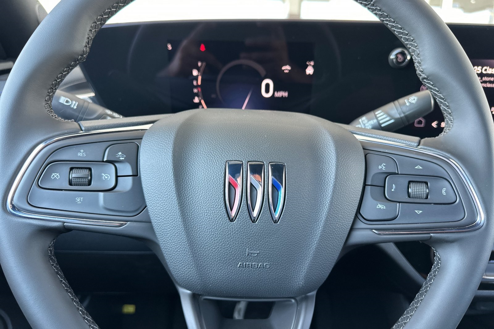 2025 Buick Envista Sport Touring Image 15 of 32