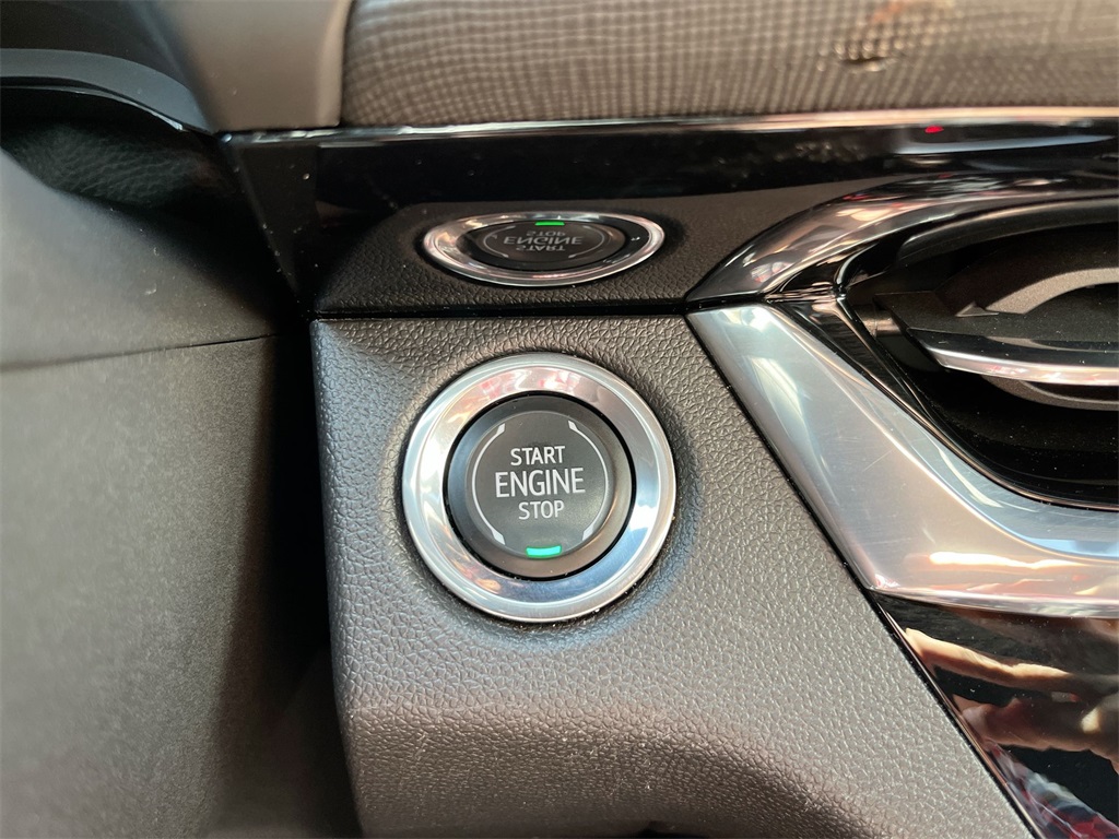 Vehicle image 27 of 38