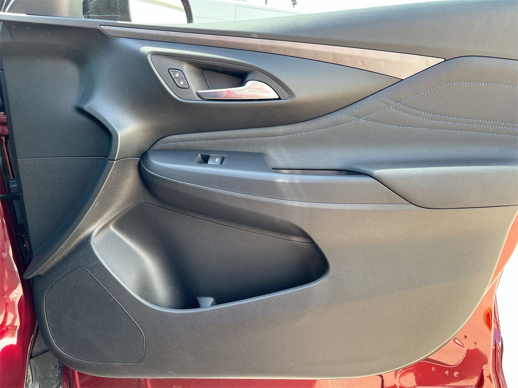 Vehicle image 22 of 38