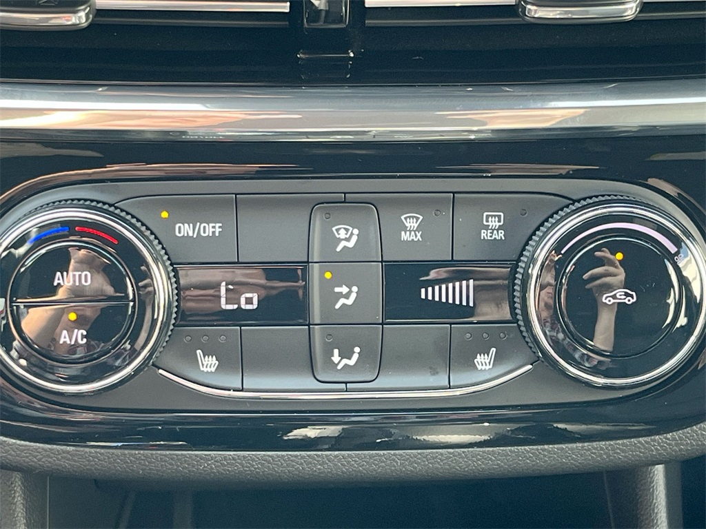 Vehicle image 23 of 38