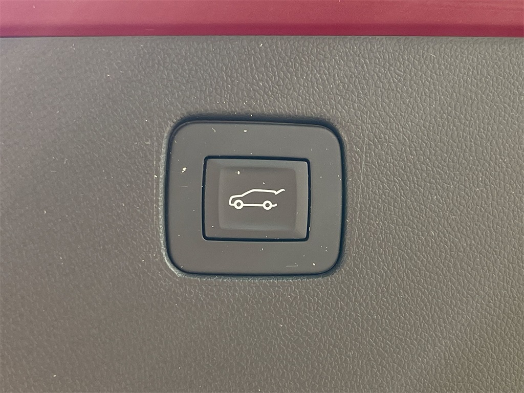 Vehicle image 28 of 38
