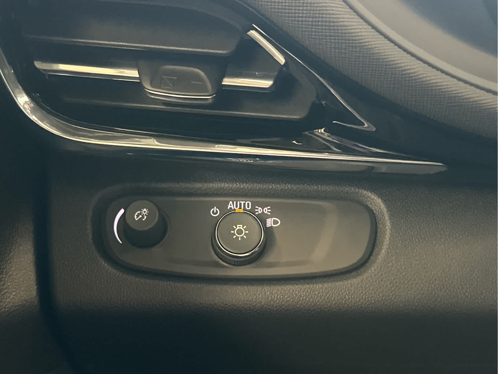Vehicle image 40 of 51