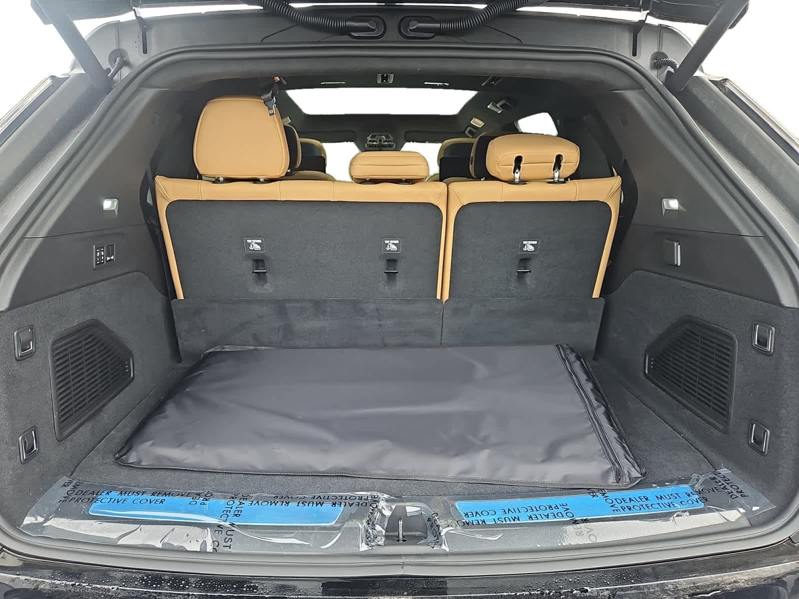 2025 Cadillac Escalade IQ Luxury 2 Image 7 of 20