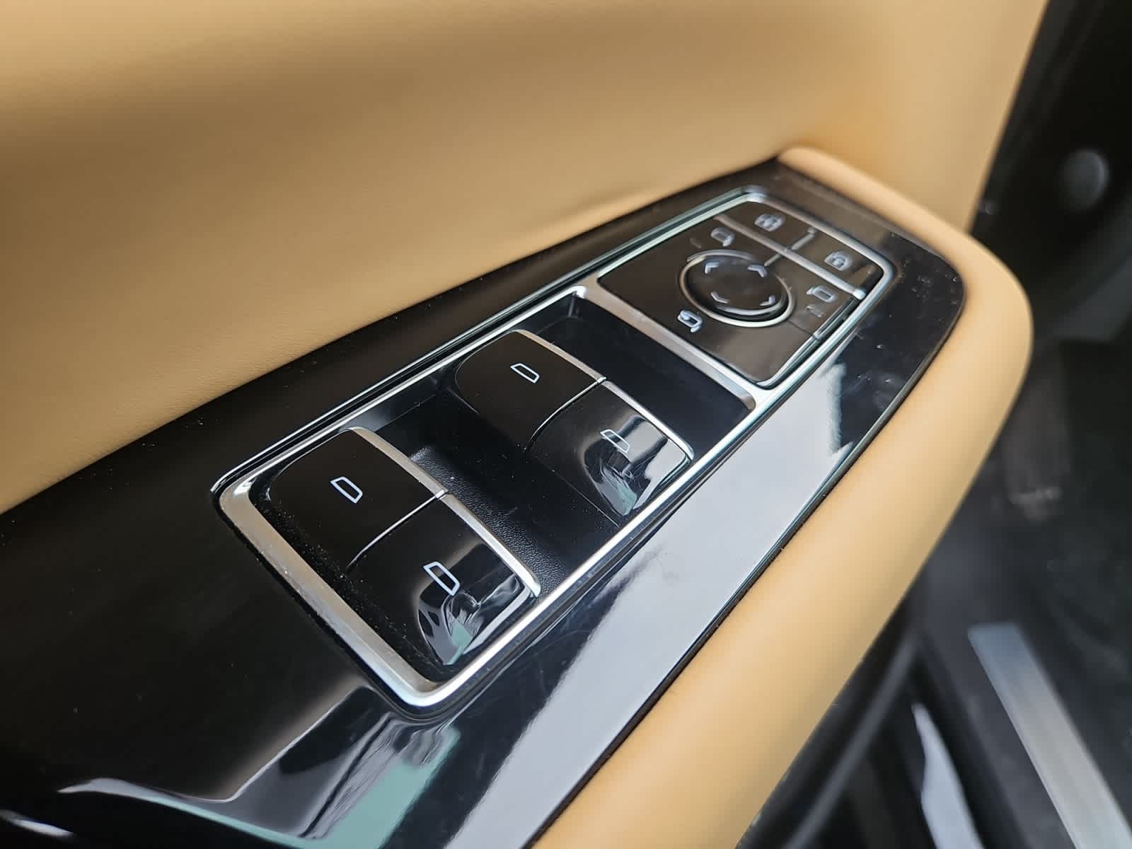 2025 Cadillac Escalade IQ Luxury 2 Image 17 of 20