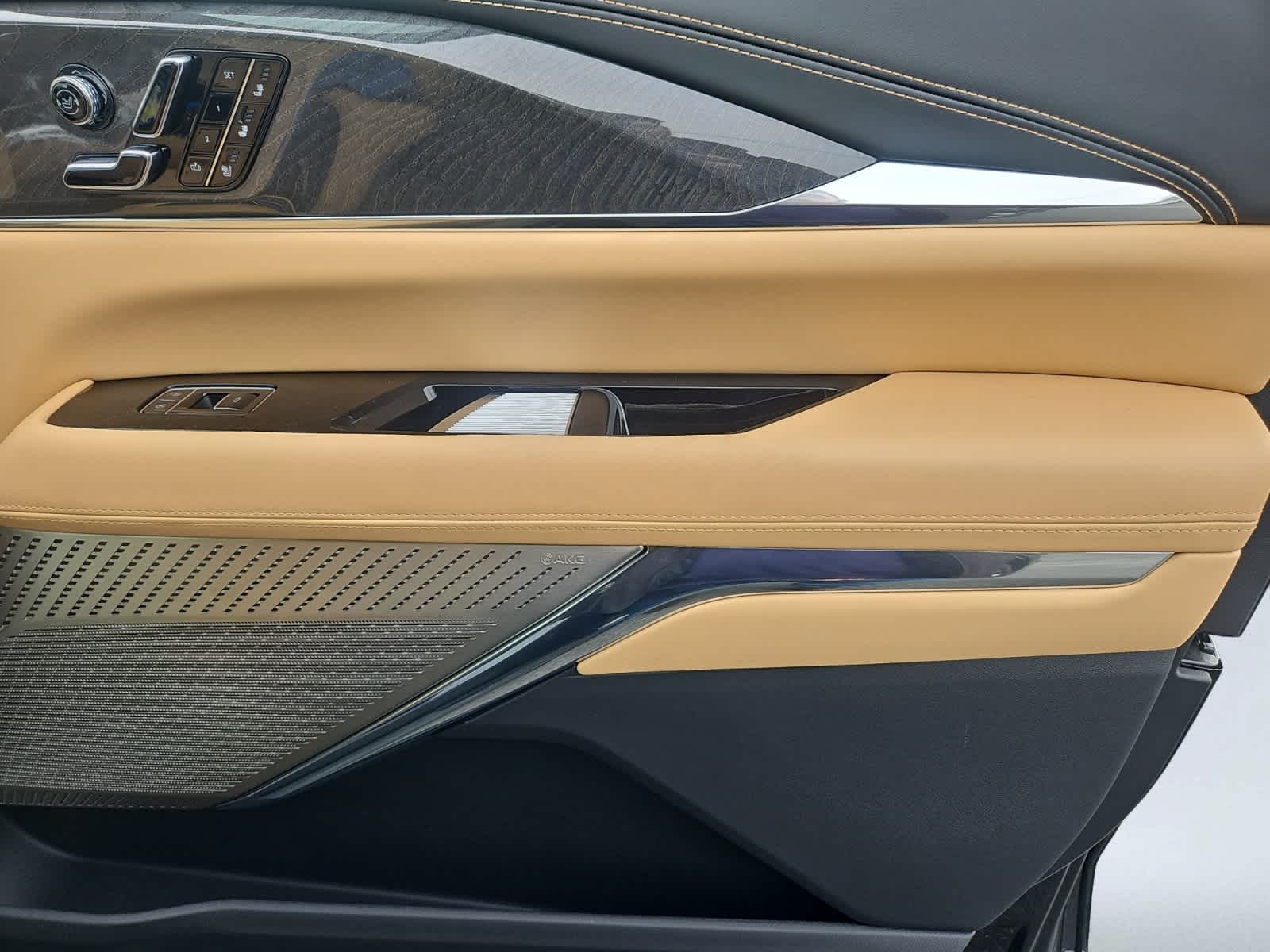 2025 Cadillac Escalade IQ Luxury 2 Image 14 of 20